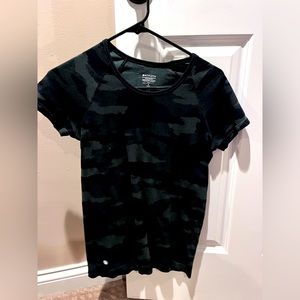 Athleta size S camo workout shirt. Momentum grouping. In great condition!
